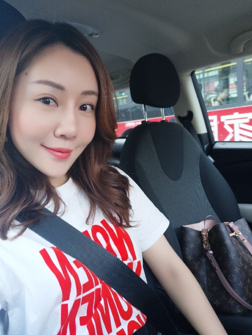 娜娜的第二张照片--香港闪婚服务中心