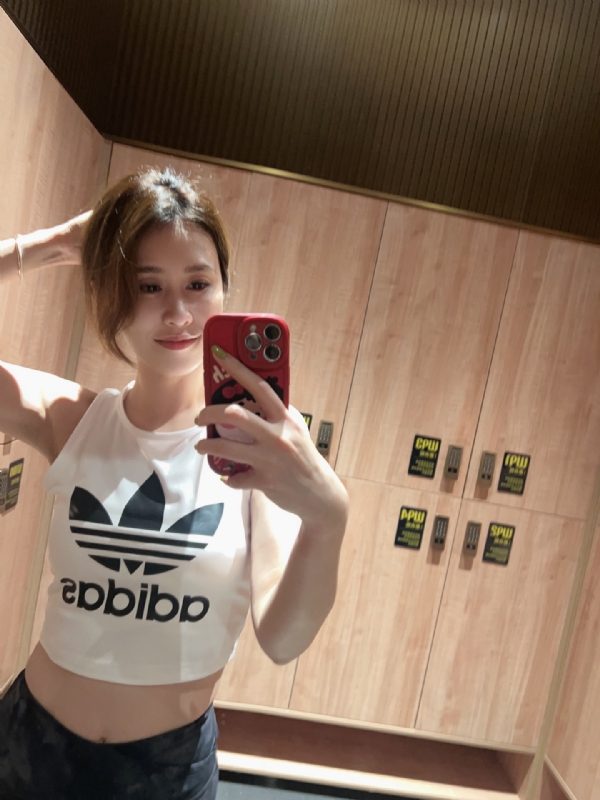 Jojo的第一张照片--香港闪婚服务中心