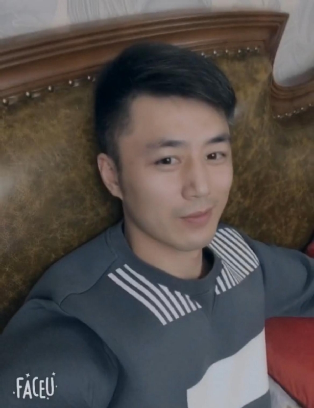 楊政宇的第一张照片--香港闪婚服务中心