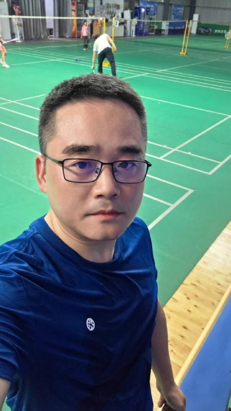 书中隐的第一张照片--香港闪婚服务中心